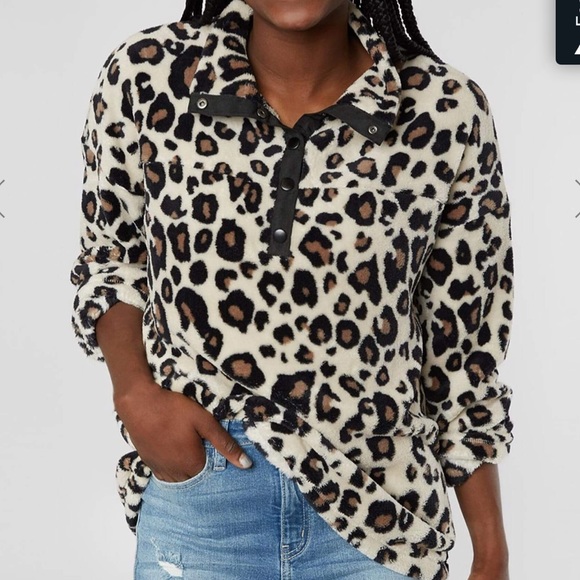 BKE Jackets & Blazers - BKE cheetah print fuzzy pullover sweater